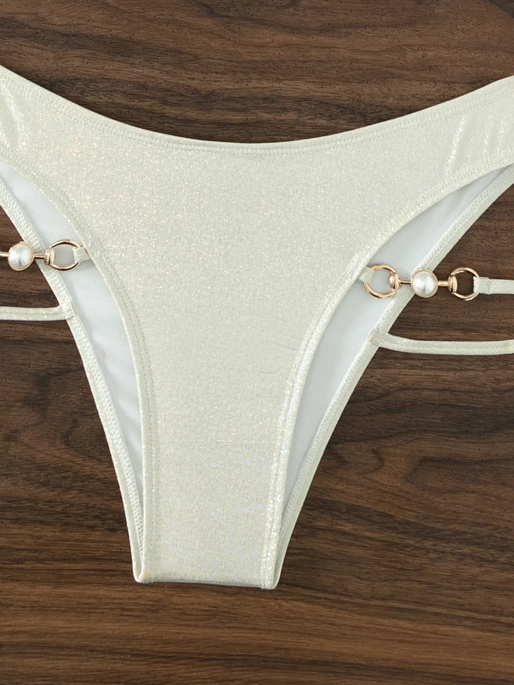 2024 New Bikini Women Sexy Two Pieces Set Swimwear Hot Gold Triangle Bra Cup Pearl Jewelry Swimwear Neck Tie White Color Bikini